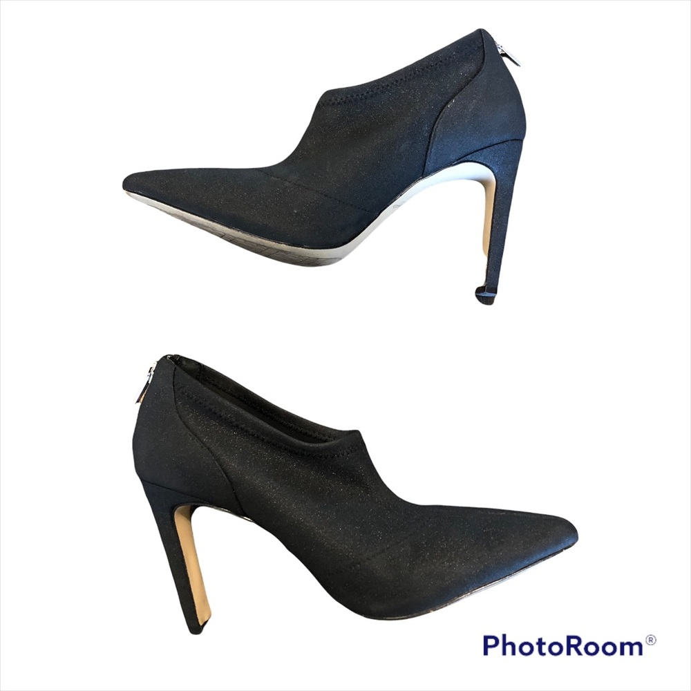 Badgley Mischka Jewel black story sock heels size US 7